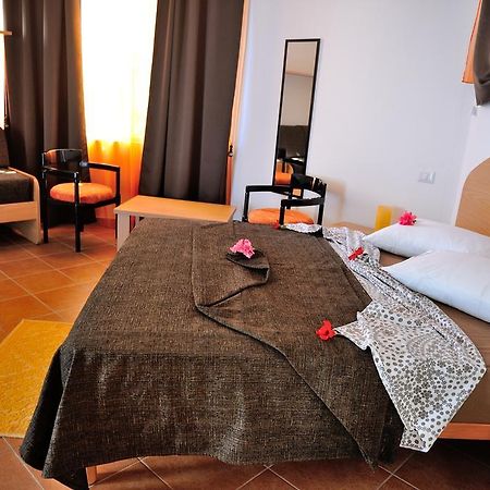 מוראברה Hotel Hr Costa Rei מראה חיצוני תמונה