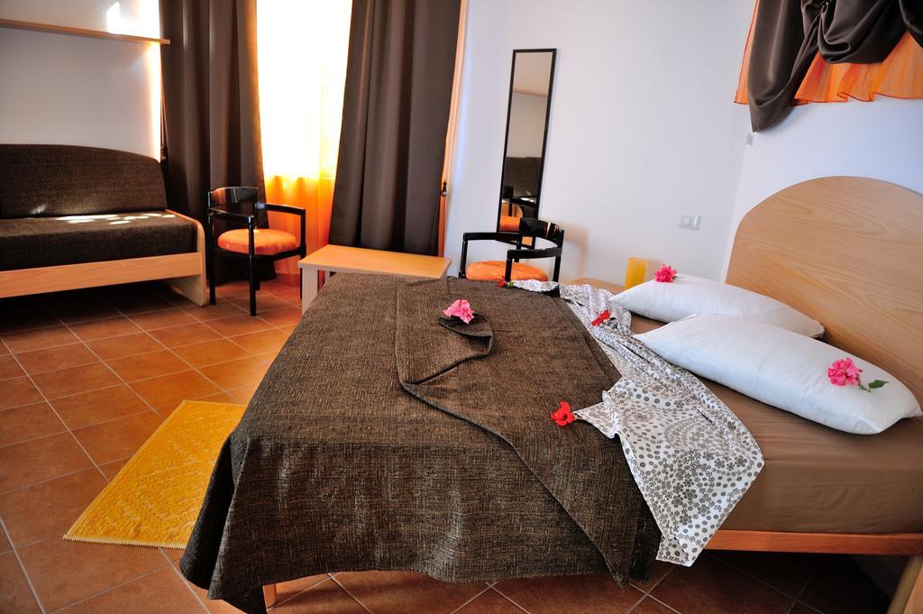 מוראברה Hotel Hr Costa Rei מראה חיצוני תמונה